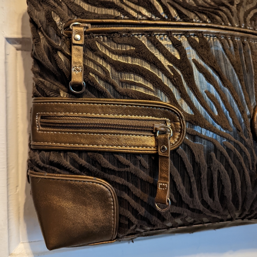 Metallic Zebra Purse - Picture 3 of 12
